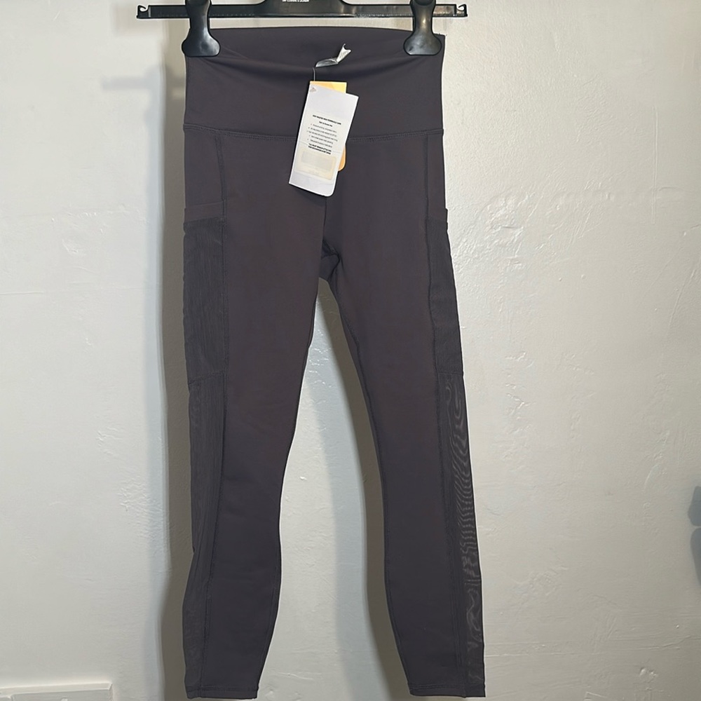 Fabletics High-Waisted Mesh Powerhold Capri Size XXS